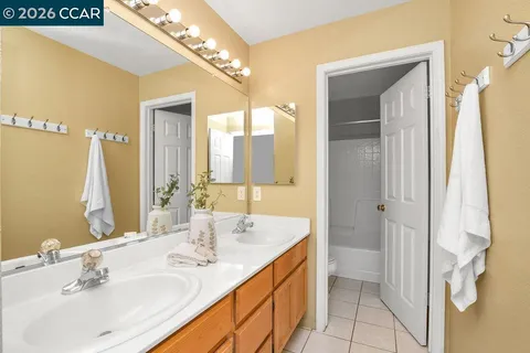 $1,049,900 | 326 Liveoak Court, Martinez, CA 94553