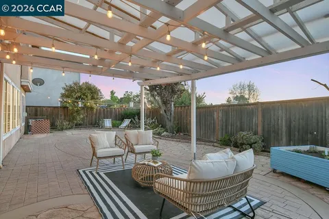 $1,049,900 | 326 Liveoak Court, Martinez, CA 94553