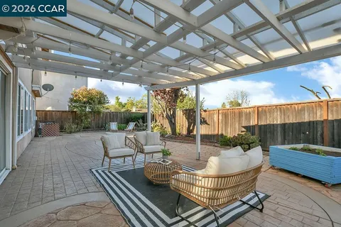 $1,049,900 | 326 Liveoak Court, Martinez, CA 94553