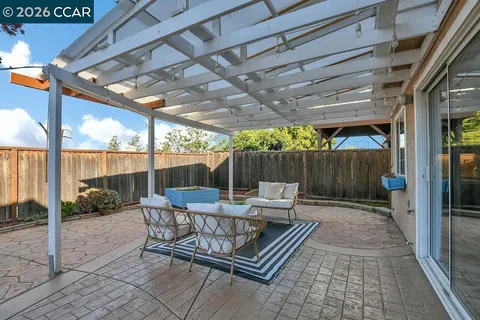 $1,049,900 | 326 Liveoak Court, Martinez, CA 94553