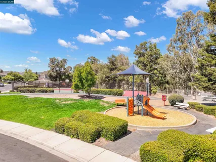 $1,049,900 | 326 Liveoak Court, Martinez, CA 94553