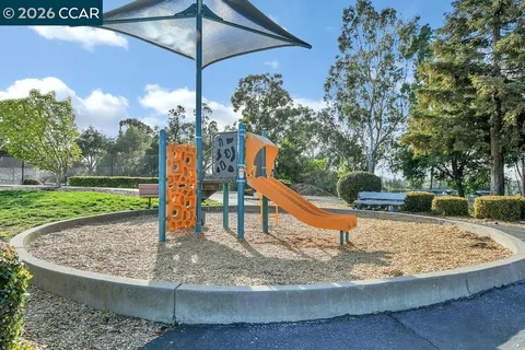 $1,049,900 | 326 Liveoak Court, Martinez, CA 94553