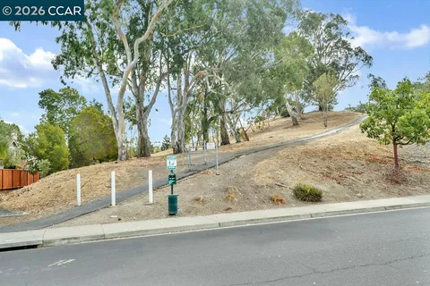 $1,049,900 | 326 Liveoak Court, Martinez, CA 94553
