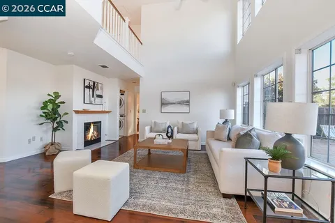 $1,049,900 | 326 Liveoak Court, Martinez, CA 94553