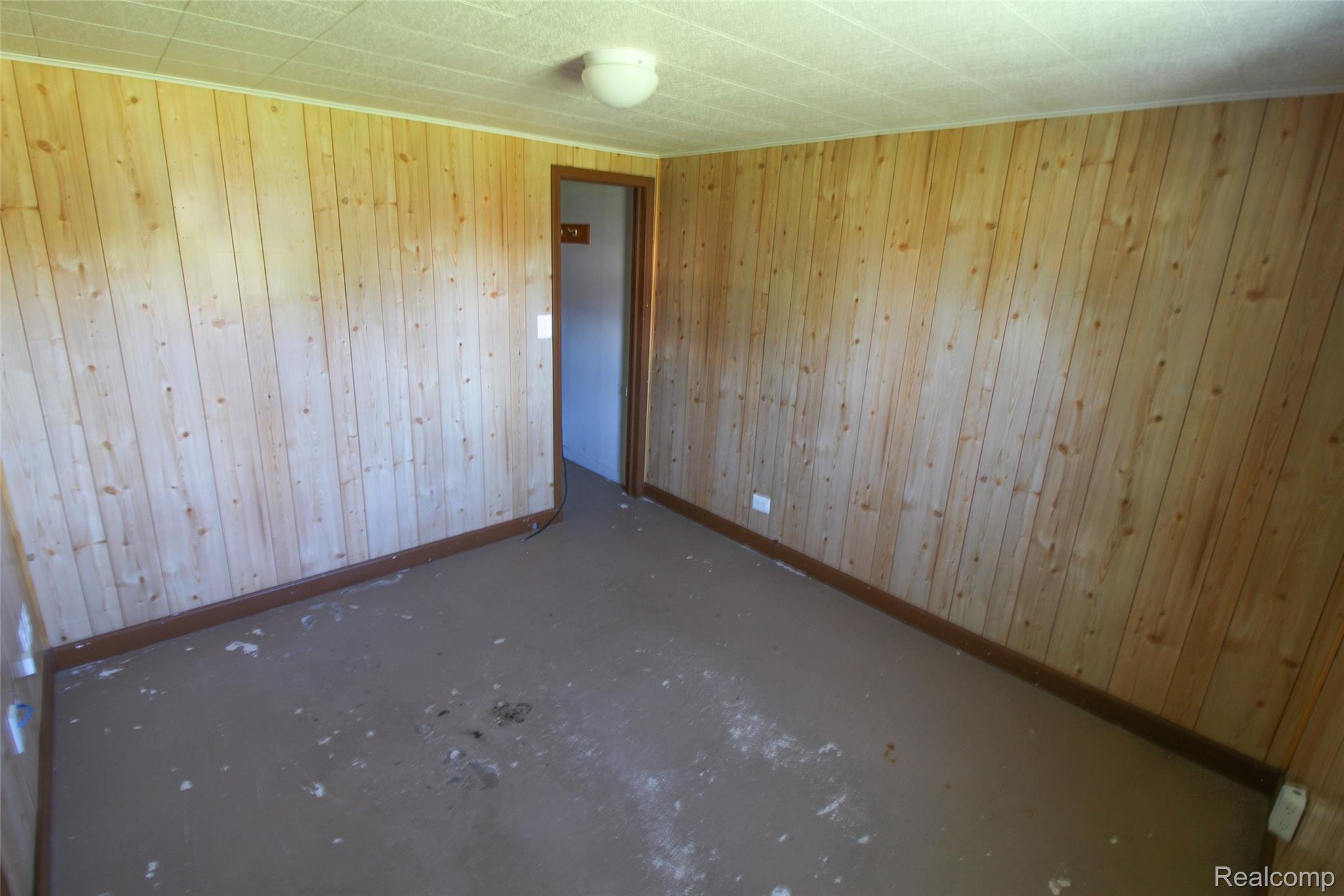 2615 Watkins Lake Road Waterford, MI 48328 - Photo 16 of 19 Bedroom