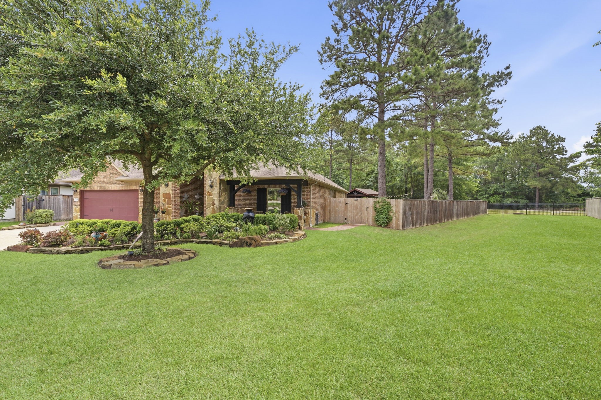 113 Sundrop Ridge Montgomery, TX 77316 - Photo 4 of 41 Gallery Image 4