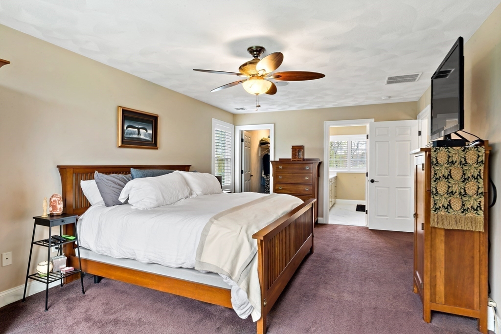 9 Round Farm Road Rehoboth, MA 02769 - Photo 33 of 41
