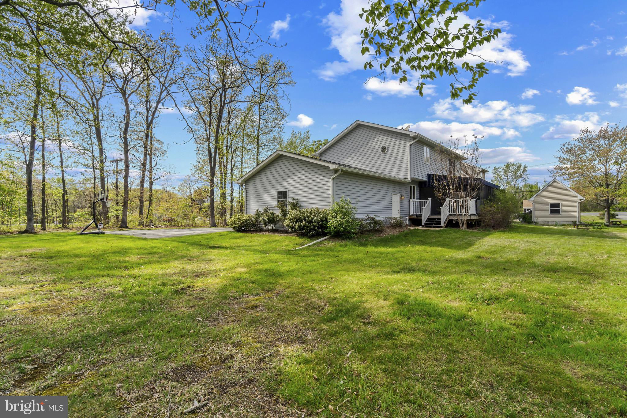 1609 Turkey Point Road Essex, MD 21221 - Photo 37 of 41 a front view of house with garden