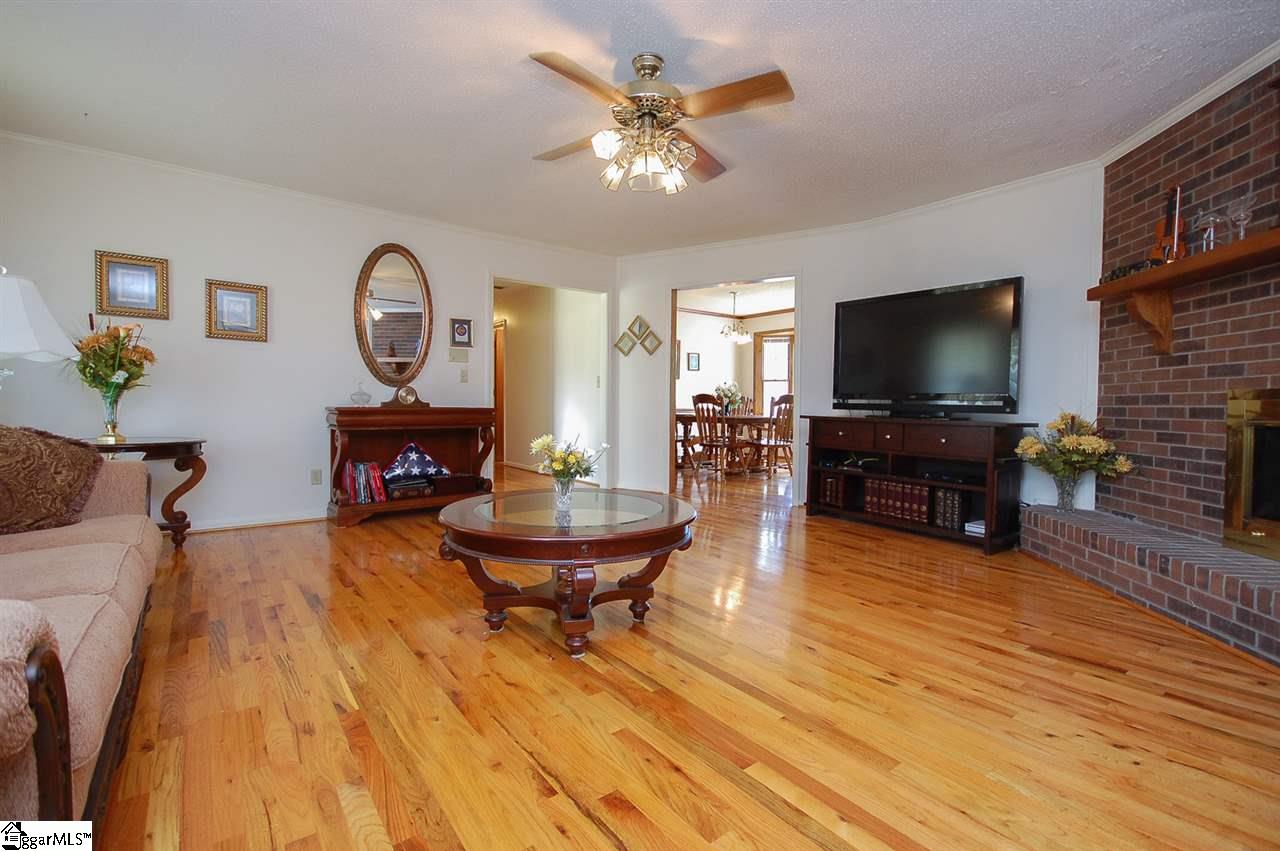 8321 Reidville Road Greer, SC 29651 - Photo 8 of 31 Gallery Image 8