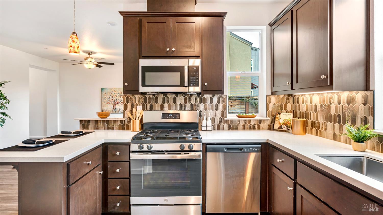 70 Birch Haven Way Santa Rosa, CA 95407 - Photo 3 of 29