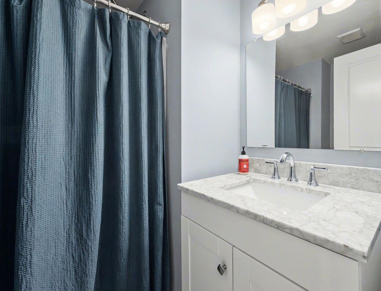 18 Brent Court Manchester, NH 03103 - Photo 14 of 36