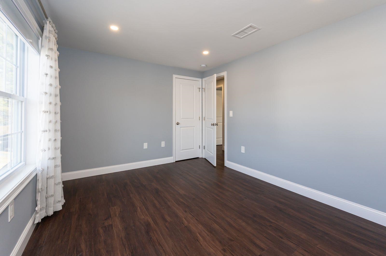 18 Brent Court Manchester, NH 03103 - Photo 26 of 36