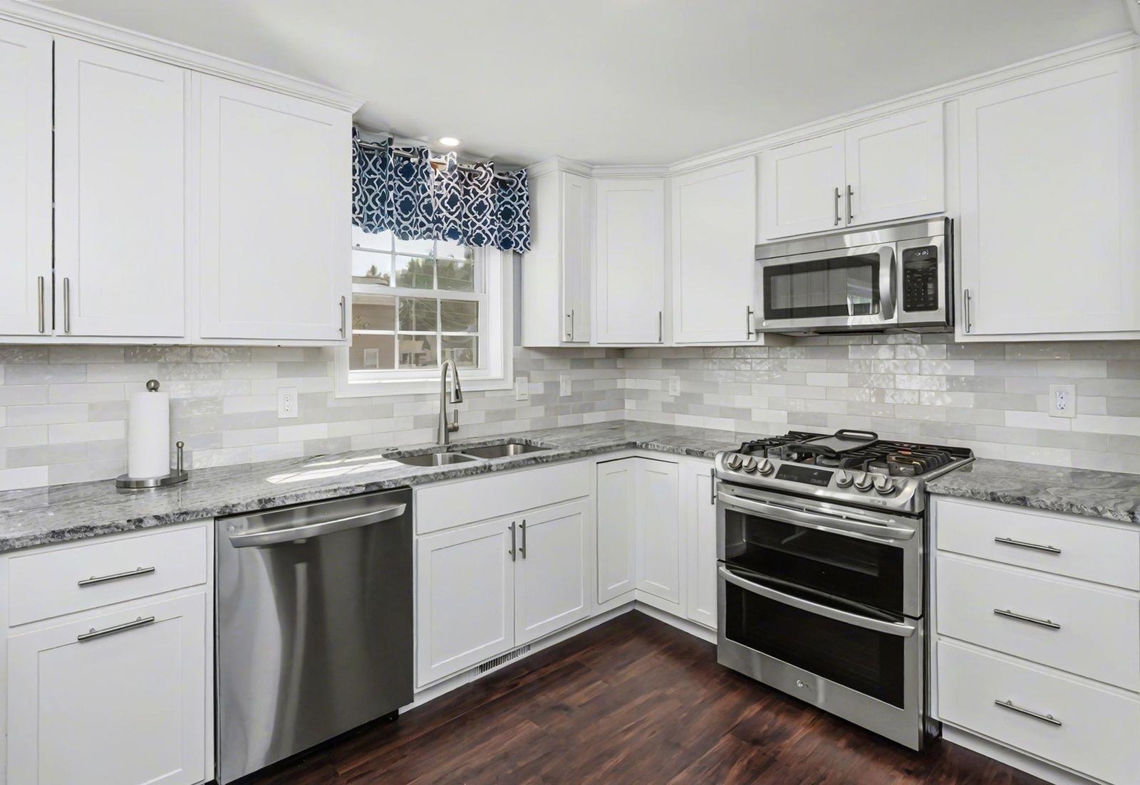 18 Brent Court Manchester, NH 03103 - Photo 4 of 36