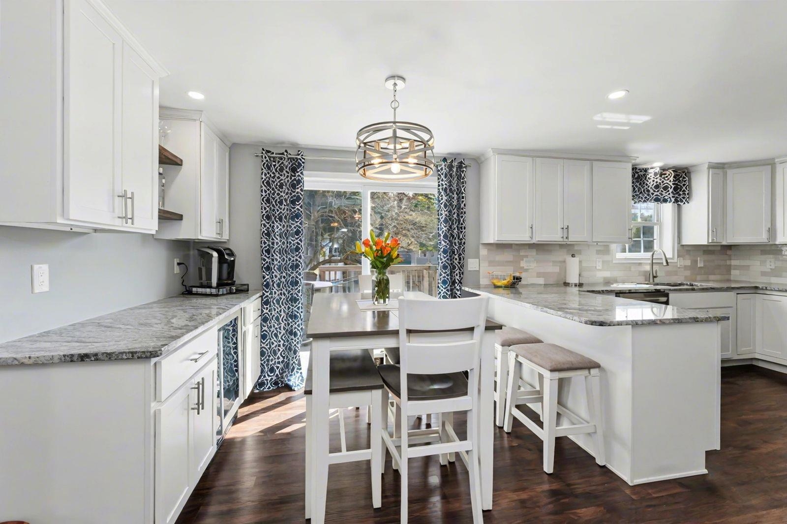 18 Brent Court Manchester, NH 03103 - Photo 9 of 36