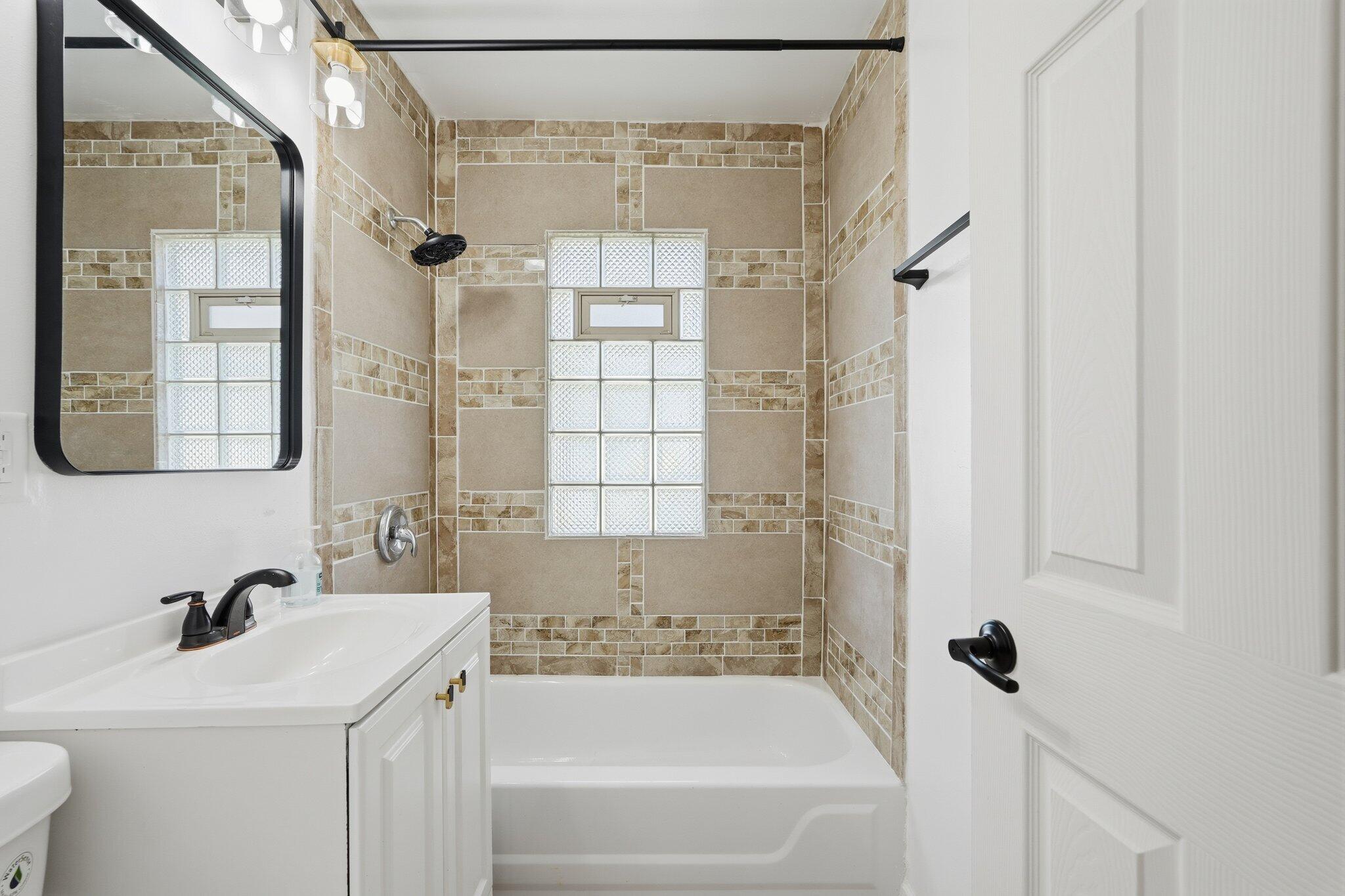 4825 North 25th Street Milwaukee, WI 53209 - Photo 15 of 24 TMJ09834.jpg-SMALL