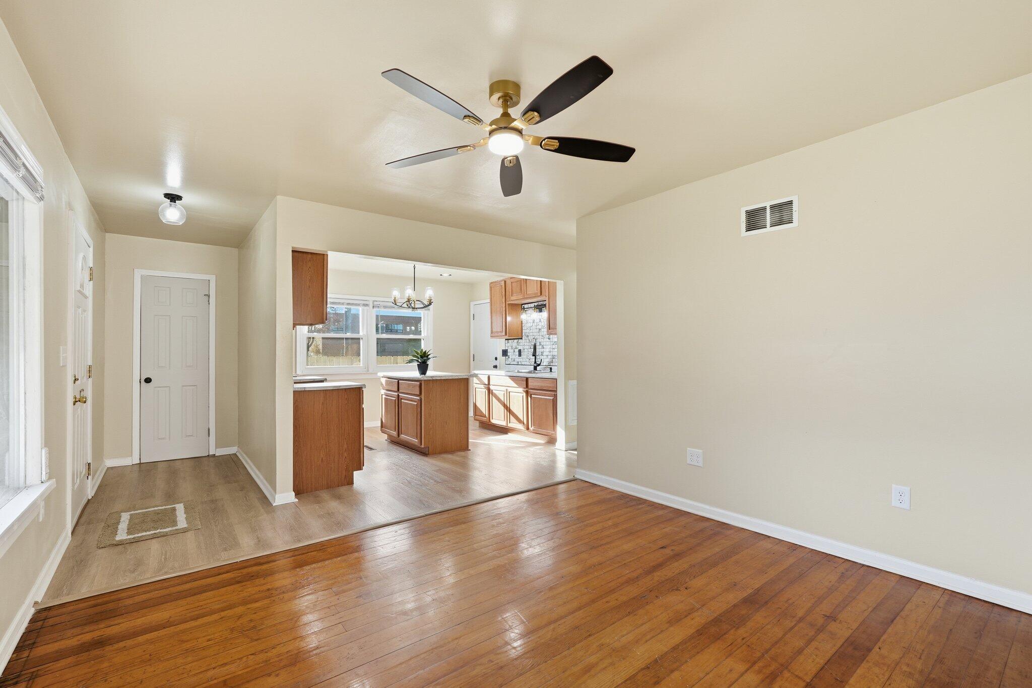 4825 North 25th Street Milwaukee, WI 53209 - Photo 5 of 24 TMJ09784.jpg-SMALL