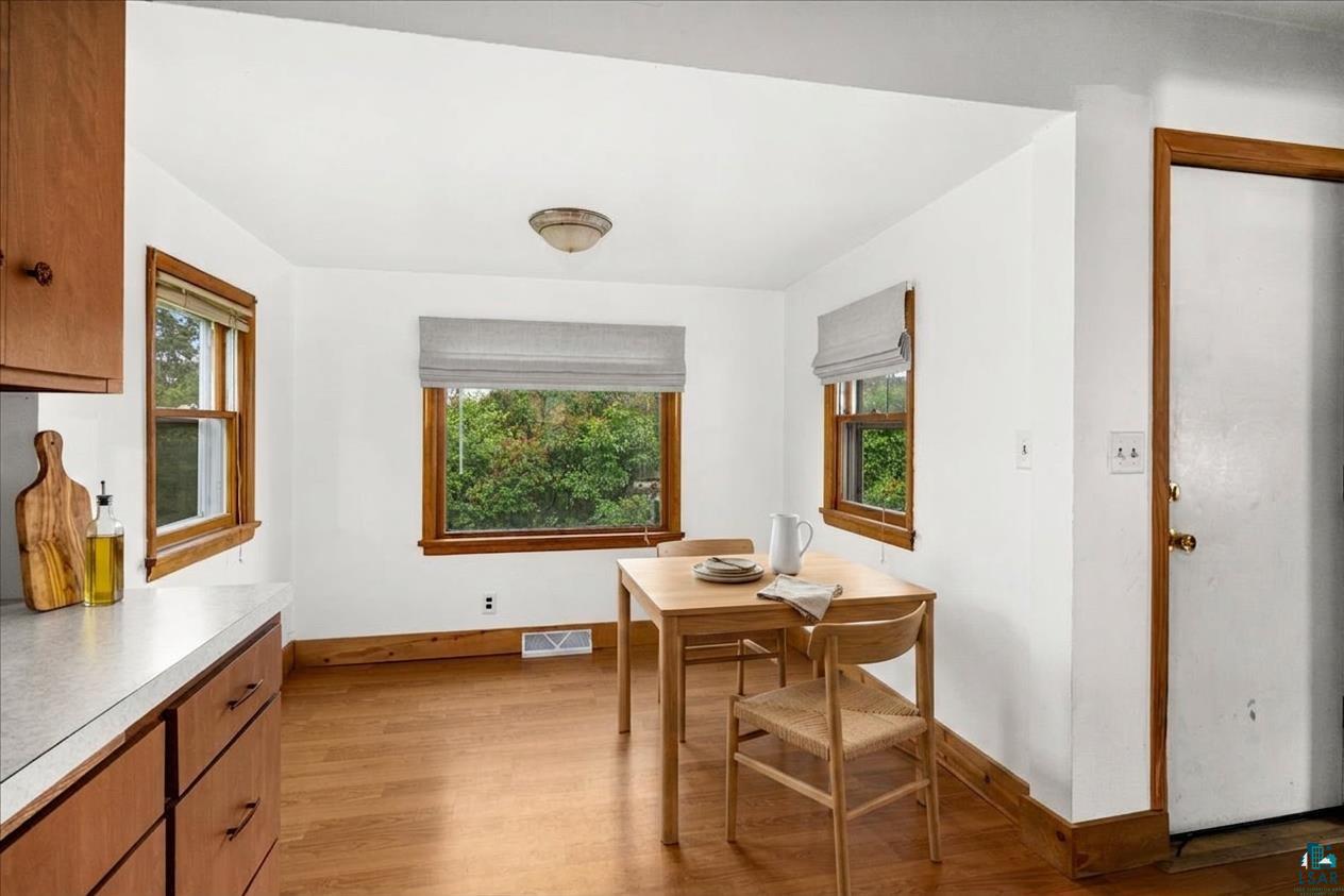 424 East Upham Road Duluth, MN 55811 - Photo 7 of 44 This room has been virtually staged
