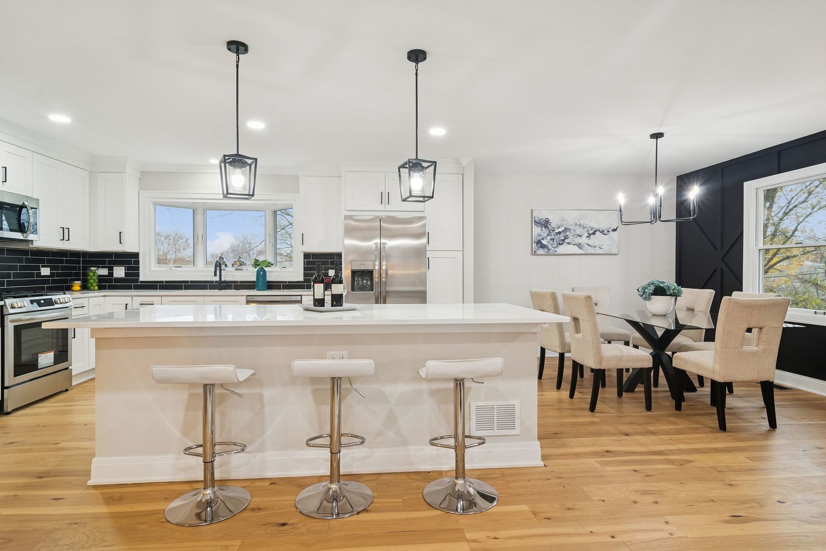 1420 Hassell Road Hoffman Estates, IL 60169 - Photo 5 of 26