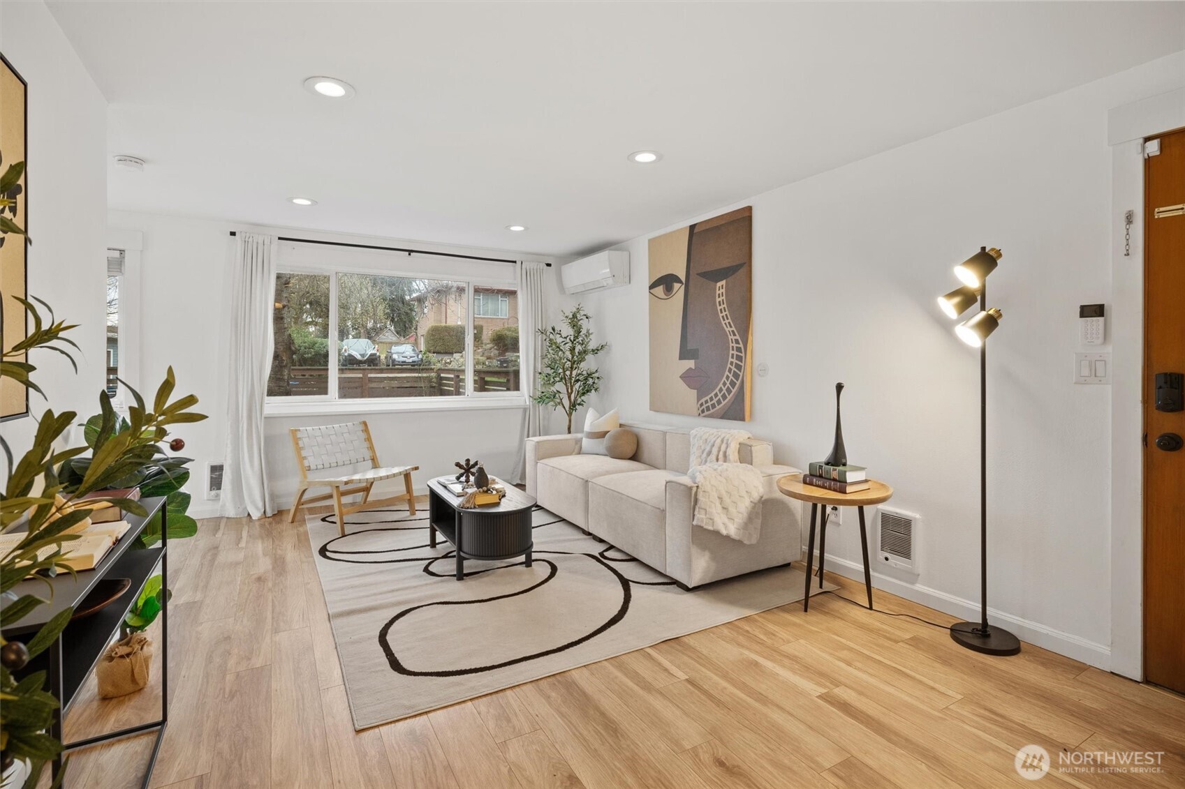 3912 South Findlay Street Seattle, WA 98118 - Photo 7 of 36