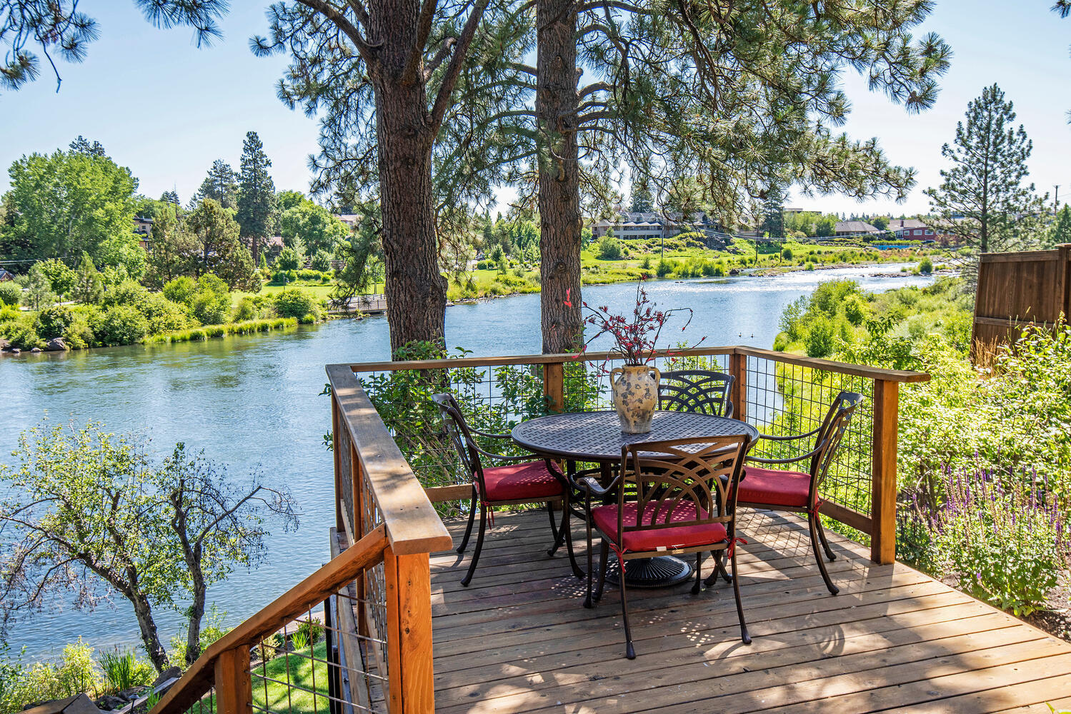 10 Northwest Allen Road Bend, OR 97703 - Photo 6 of 58 10 NW Allen Rd Bend OR 97701-large-075-0