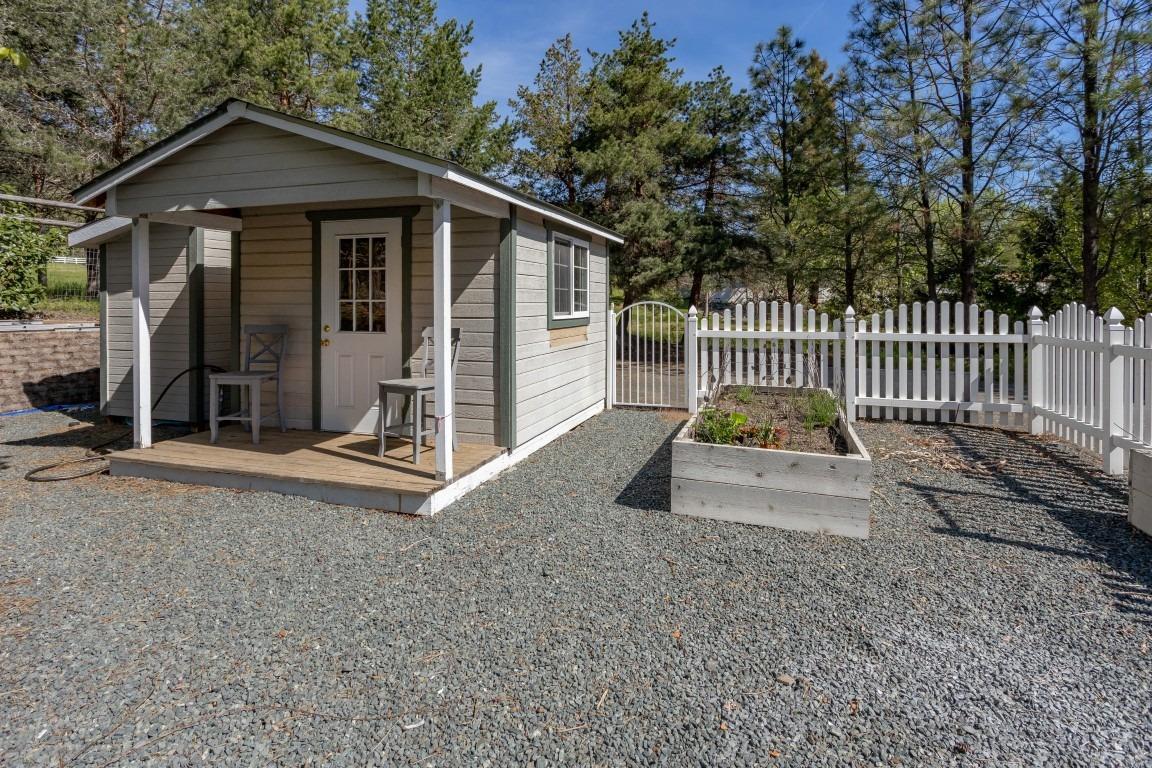 380 Pair A Dice Ranch Road Jacksonville, OR 97530 - Photo 30 of 35 Garden shed