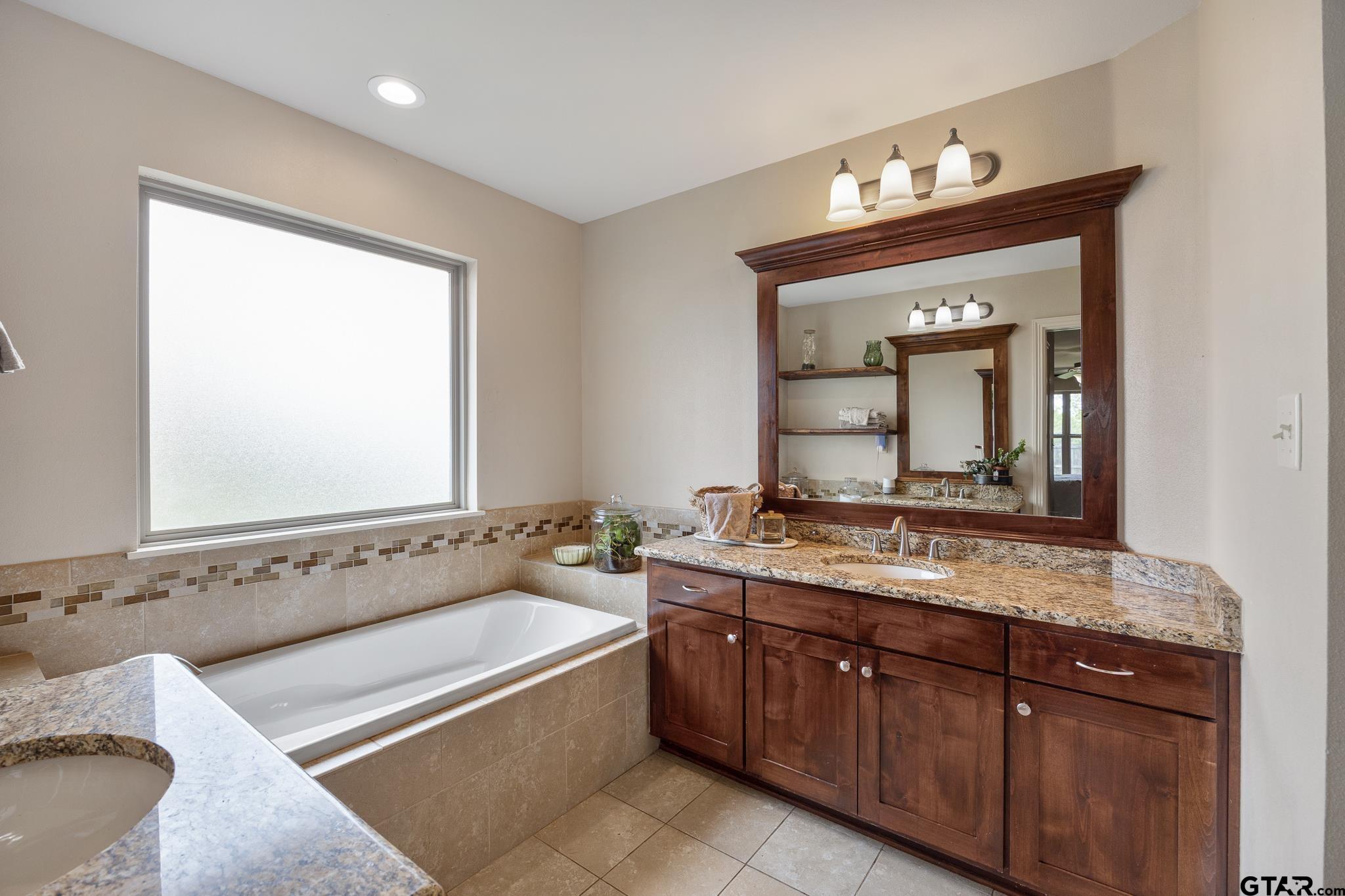 565 County Road 182 Overton, TX 75684 - Photo 15 of 33