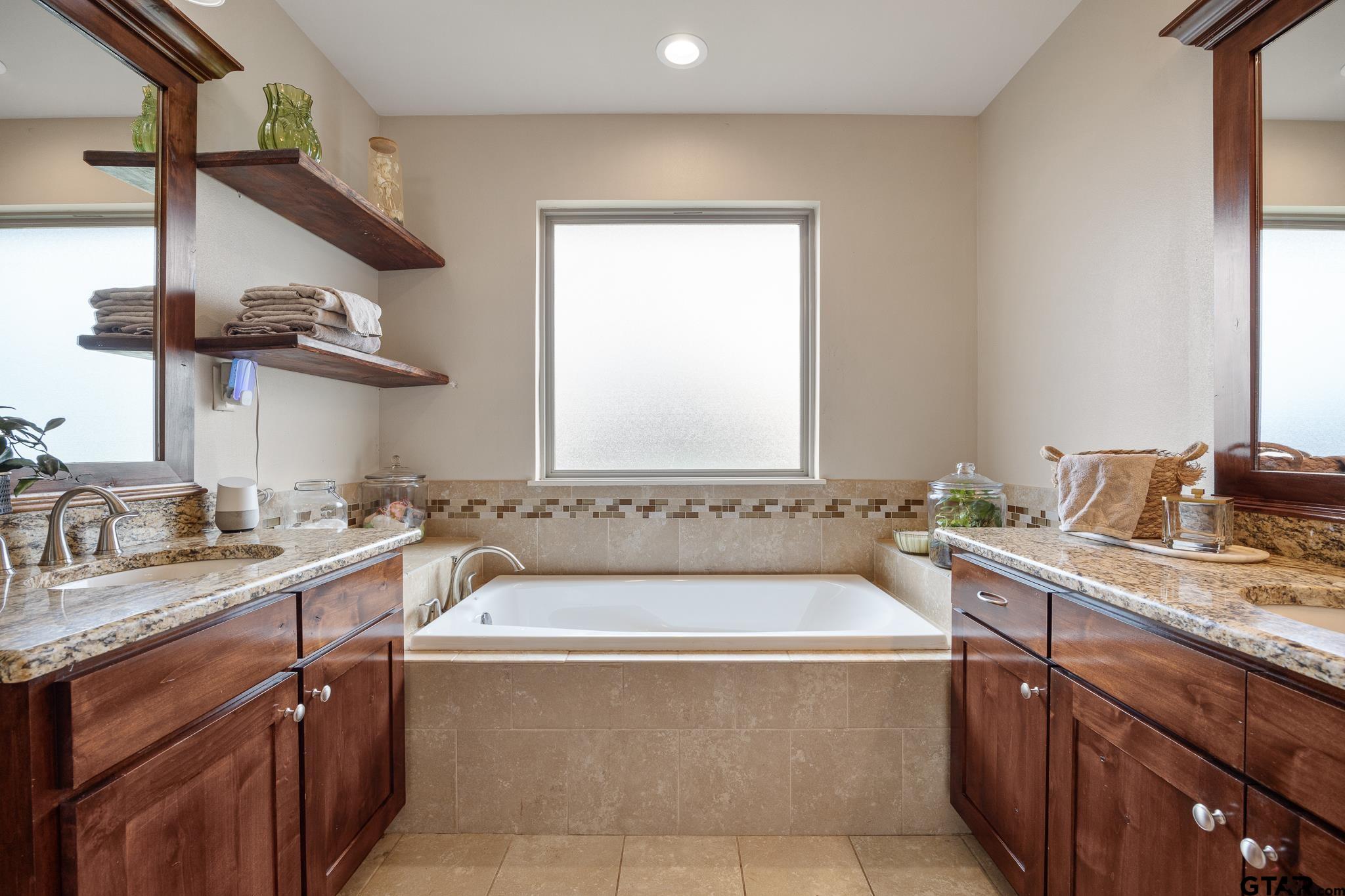 565 County Road 182 Overton, TX 75684 - Photo 16 of 33