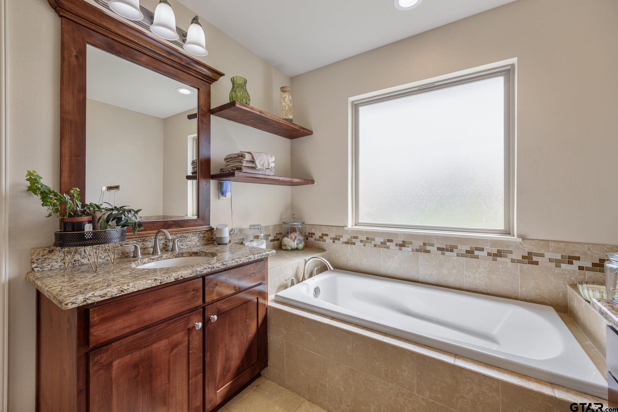 565 County Road 182 Overton, TX 75684 - Photo 17 of 33