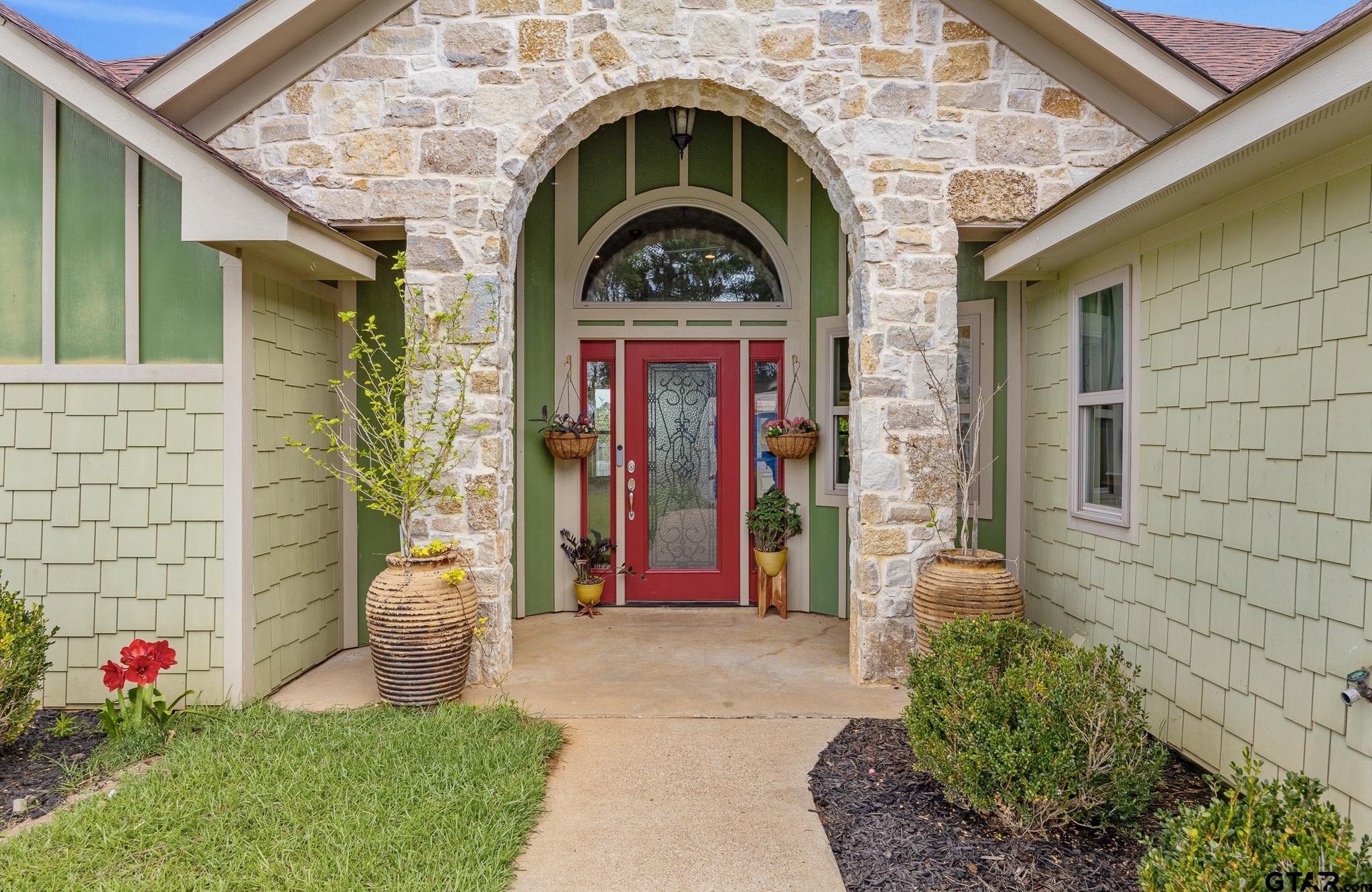 565 County Road 182 Overton, TX 75684 - Photo 2 of 33