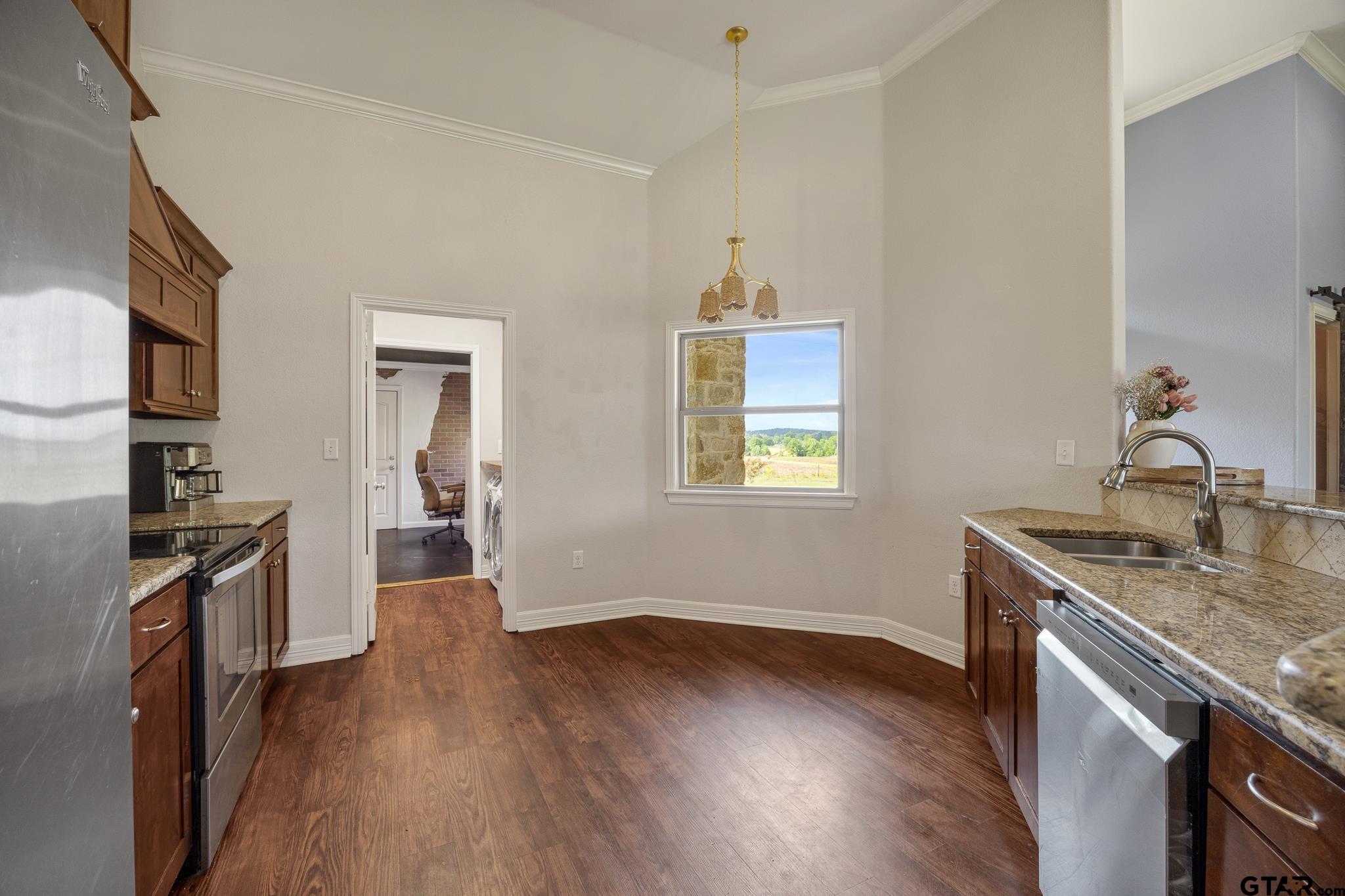 565 County Road 182 Overton, TX 75684 - Photo 7 of 33