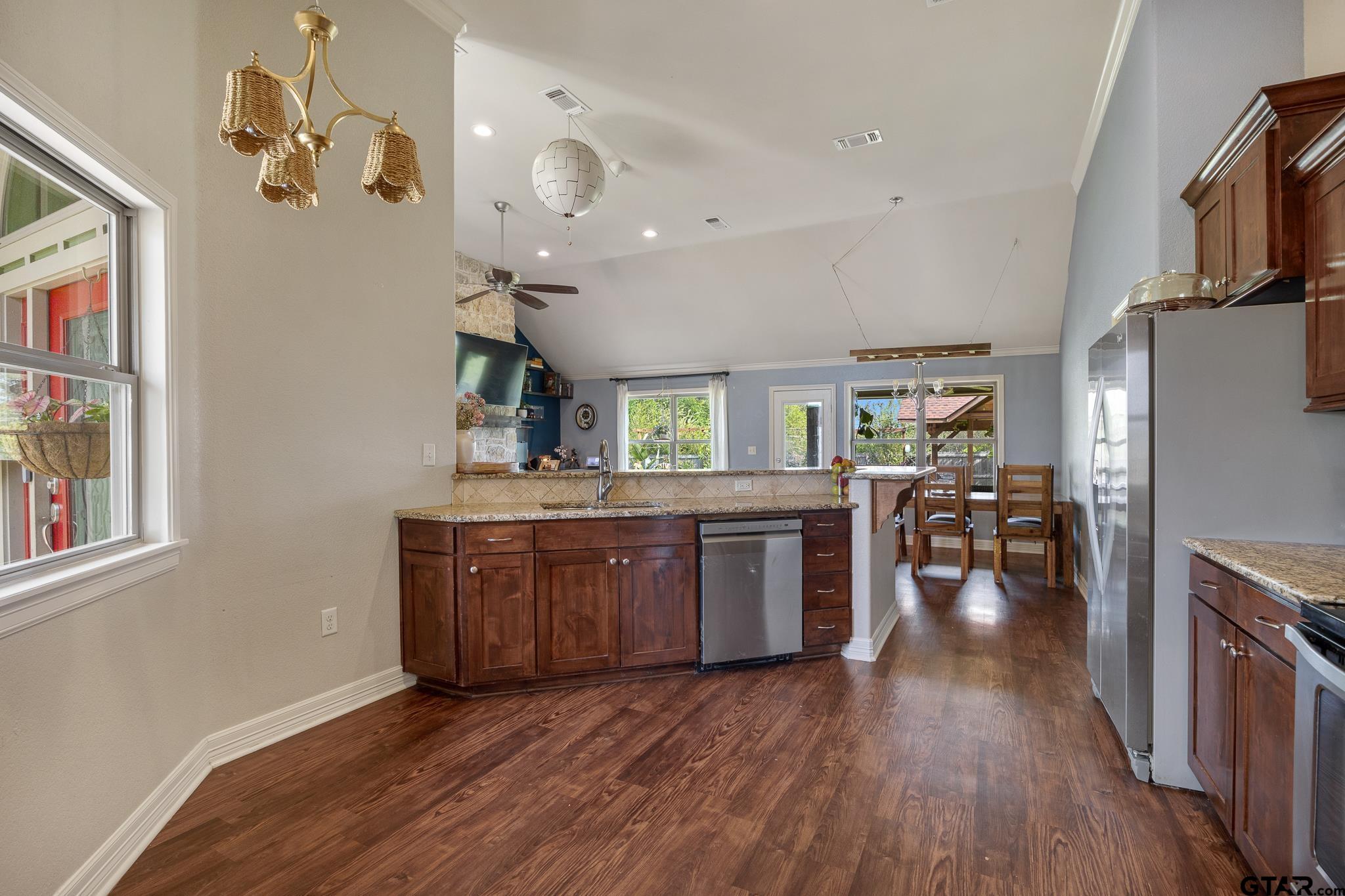 565 County Road 182 Overton, TX 75684 - Photo 8 of 33