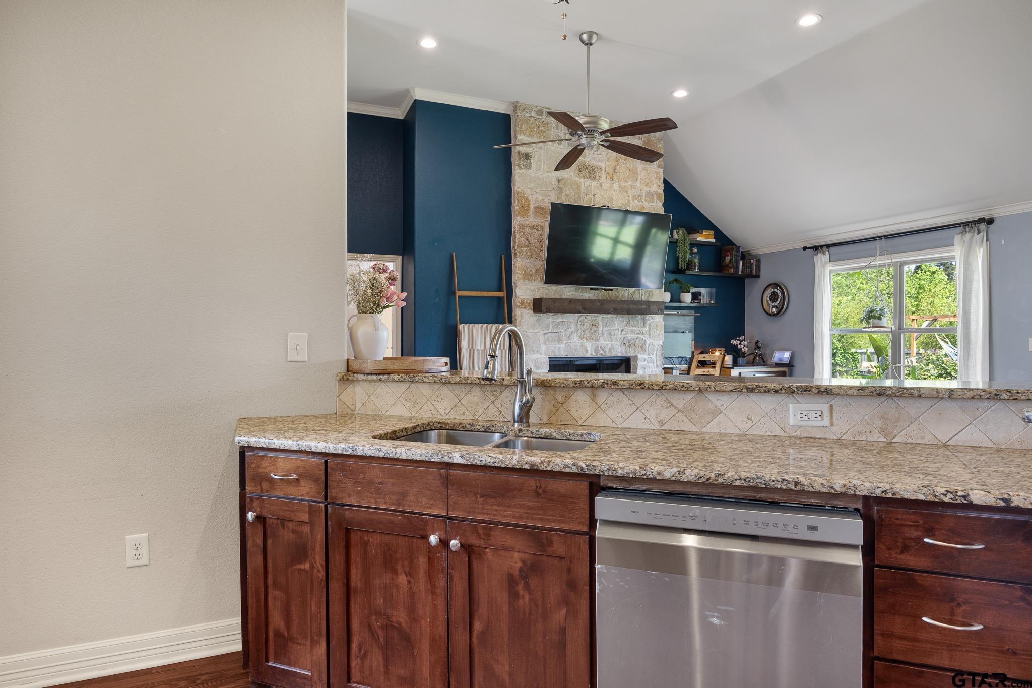 565 County Road 182 Overton, TX 75684 - Photo 9 of 33