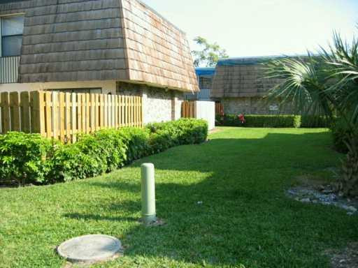 7531 Courtyard Run East, Unit 7531 Boca Raton, FL 33433 - Photo 6 of 7 View