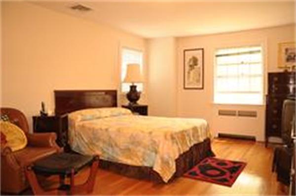 572 Quinobequin Road Newton, MA 02468 - Photo 5 of 7