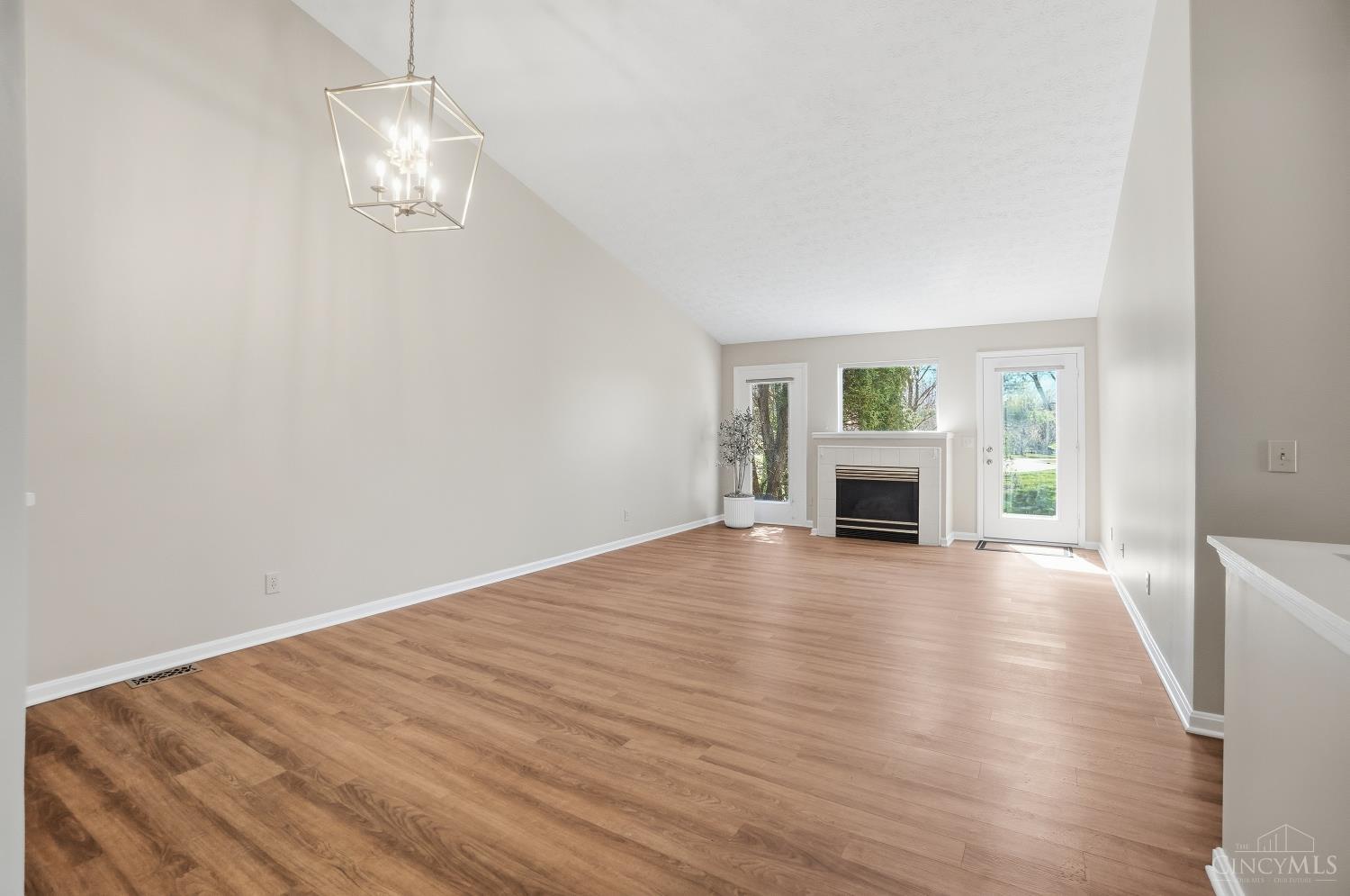1013 Raintree Lane Maineville, OH 45039 - Photo 5 of 42