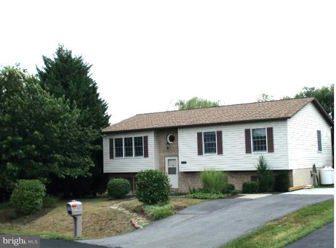 224 Killdeer Road Stephens City, VA 22655 - Photo 2 of 22 Exterior (Front)