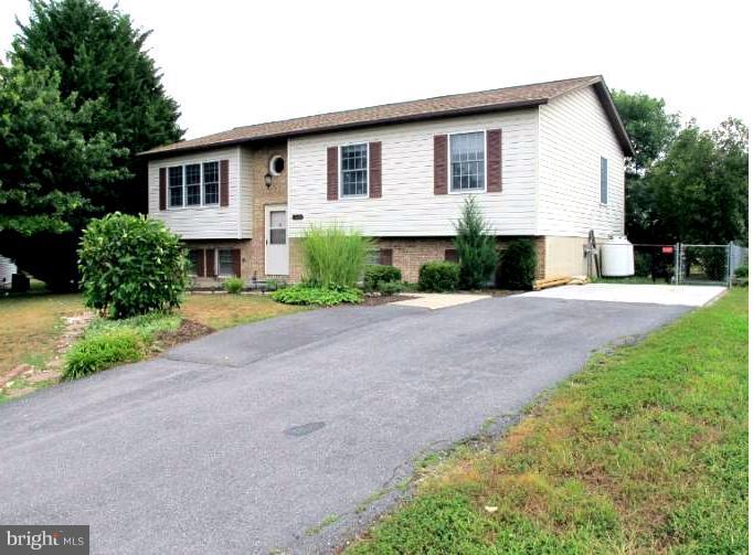 224 Killdeer Road Stephens City, VA 22655 - Photo 4 of 22 Exterior (Front)
