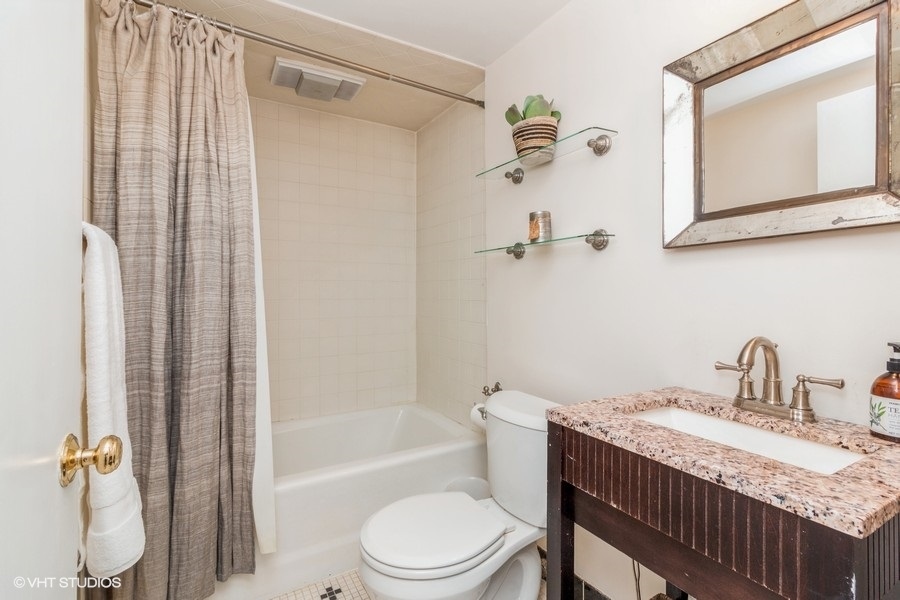 9239 Harding Avenue Evanston, IL 60203 - Photo 14 of 36