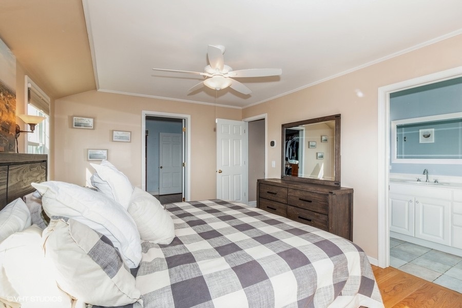9239 Harding Avenue Evanston, IL 60203 - Photo 20 of 36