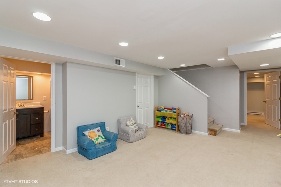 9239 Harding Avenue Evanston, IL 60203 - Photo 26 of 36