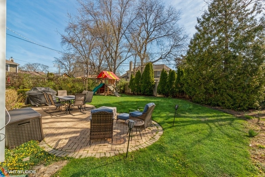 9239 Harding Avenue Evanston, IL 60203 - Photo 32 of 36