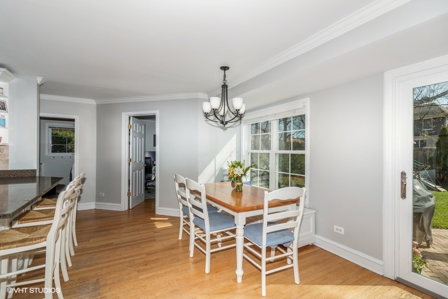 9239 Harding Avenue Evanston, IL 60203 - Photo 6 of 36