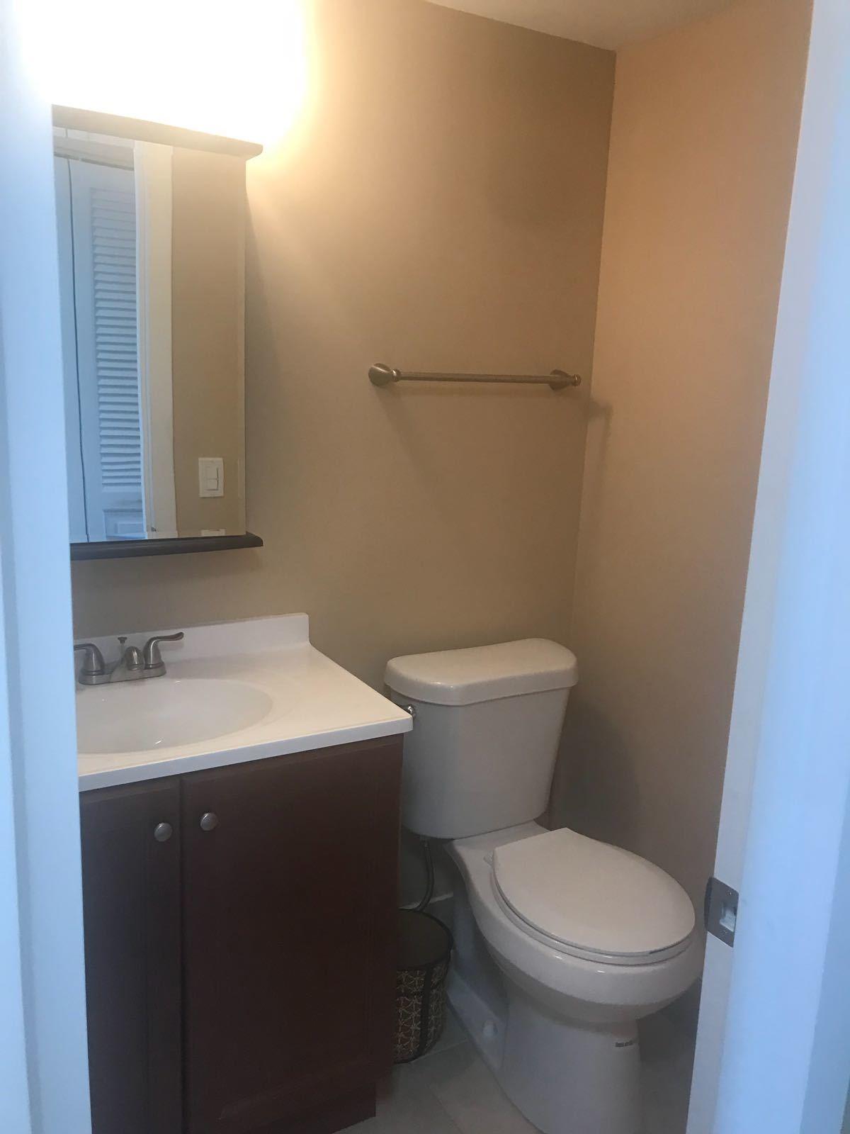 3014 Wolverton East, Unit A Boca Raton, FL 33434 - Photo 8 of 10 GUEST BATHROOM