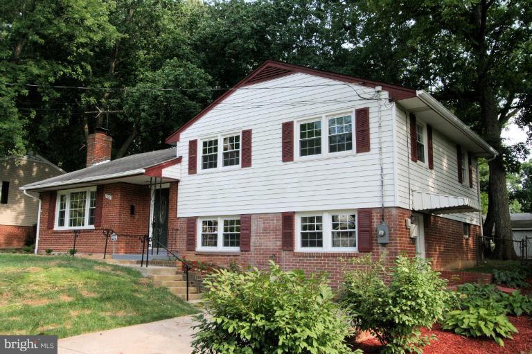 7509 Hogarth Street Springfield, VA 22151 - Photo 2 of 2 Exterior (Front)