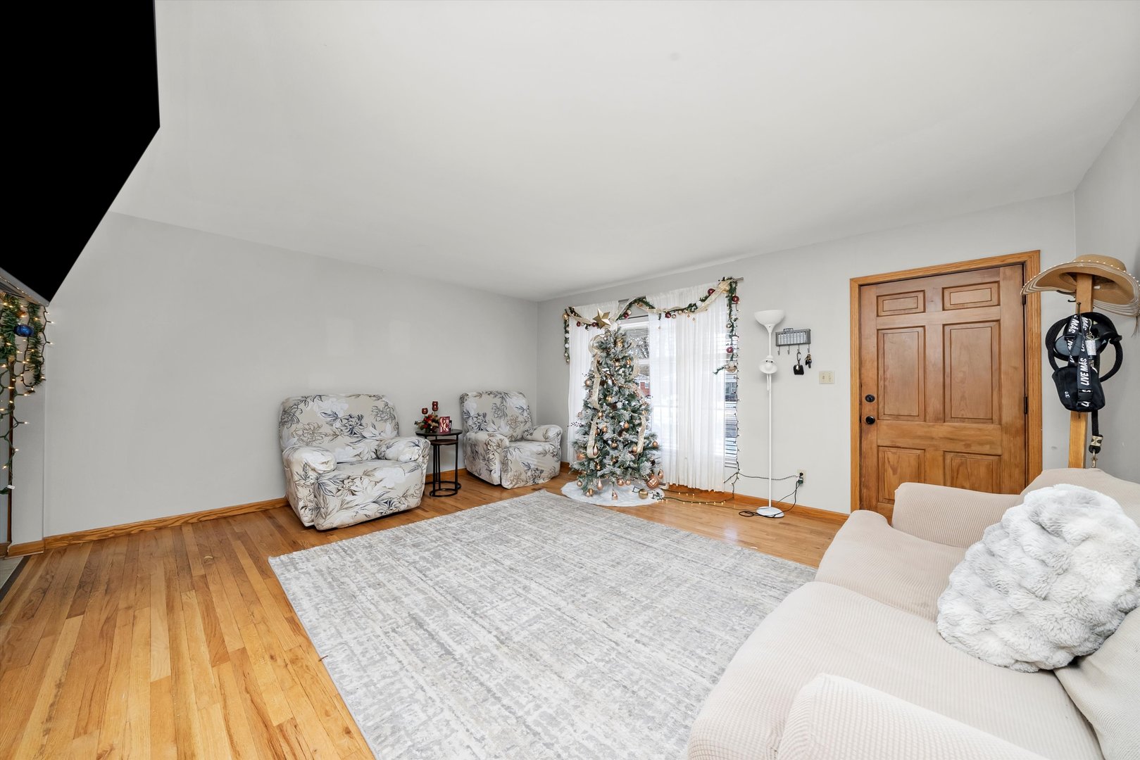 806 Adrian Street Yorkville, IL 60560 - Photo 3 of 36