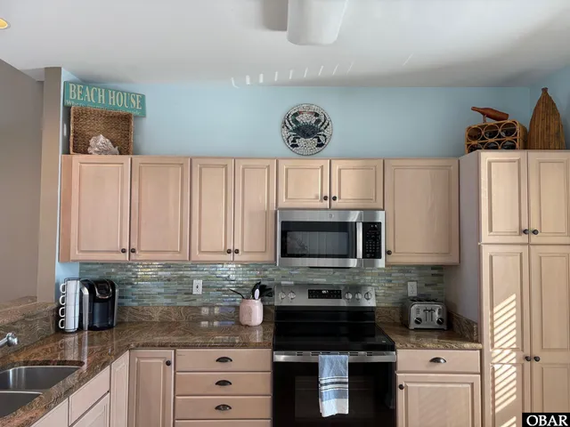 $825,000 | 2 Sailfish Drive, Manteo, NC 27954