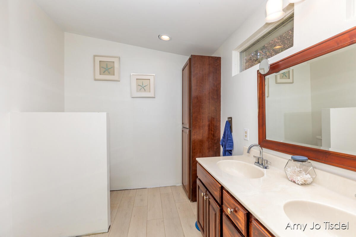 7210 Belding Road Northeast Rockford, MI 49341 - Photo 23 of 41 IMG_1018