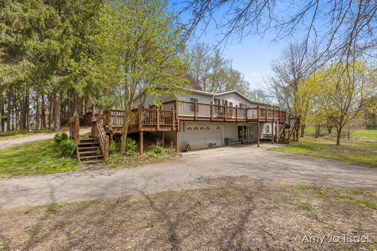 7210 Belding Road Northeast Rockford, MI 49341 - Photo 3 of 41 IMG_1004