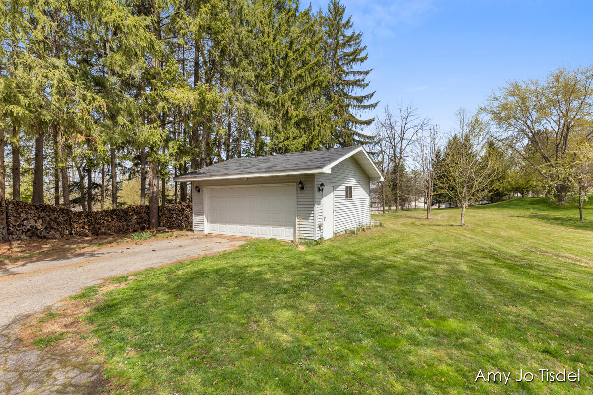 7210 Belding Road Northeast Rockford, MI 49341 - Photo 33 of 41 IMG_1035