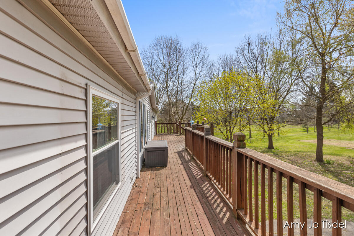 7210 Belding Road Northeast Rockford, MI 49341 - Photo 8 of 41 IMG_1006
